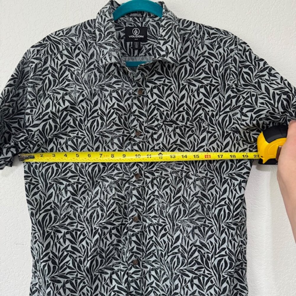 Volcom Men's Falling Leaf Classic Fit Button Up B… - image 8